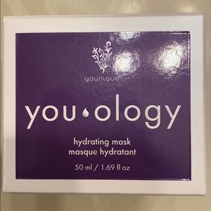 Younique hydrating face mask